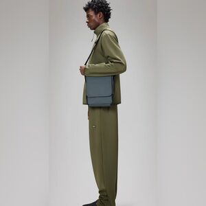 NWT Rains trail reporter bag